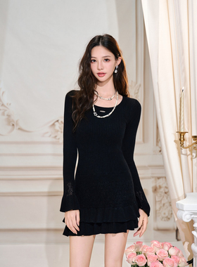 Three Quarters 25AW 白色羊毛荷叶边钩花针织连衣裙