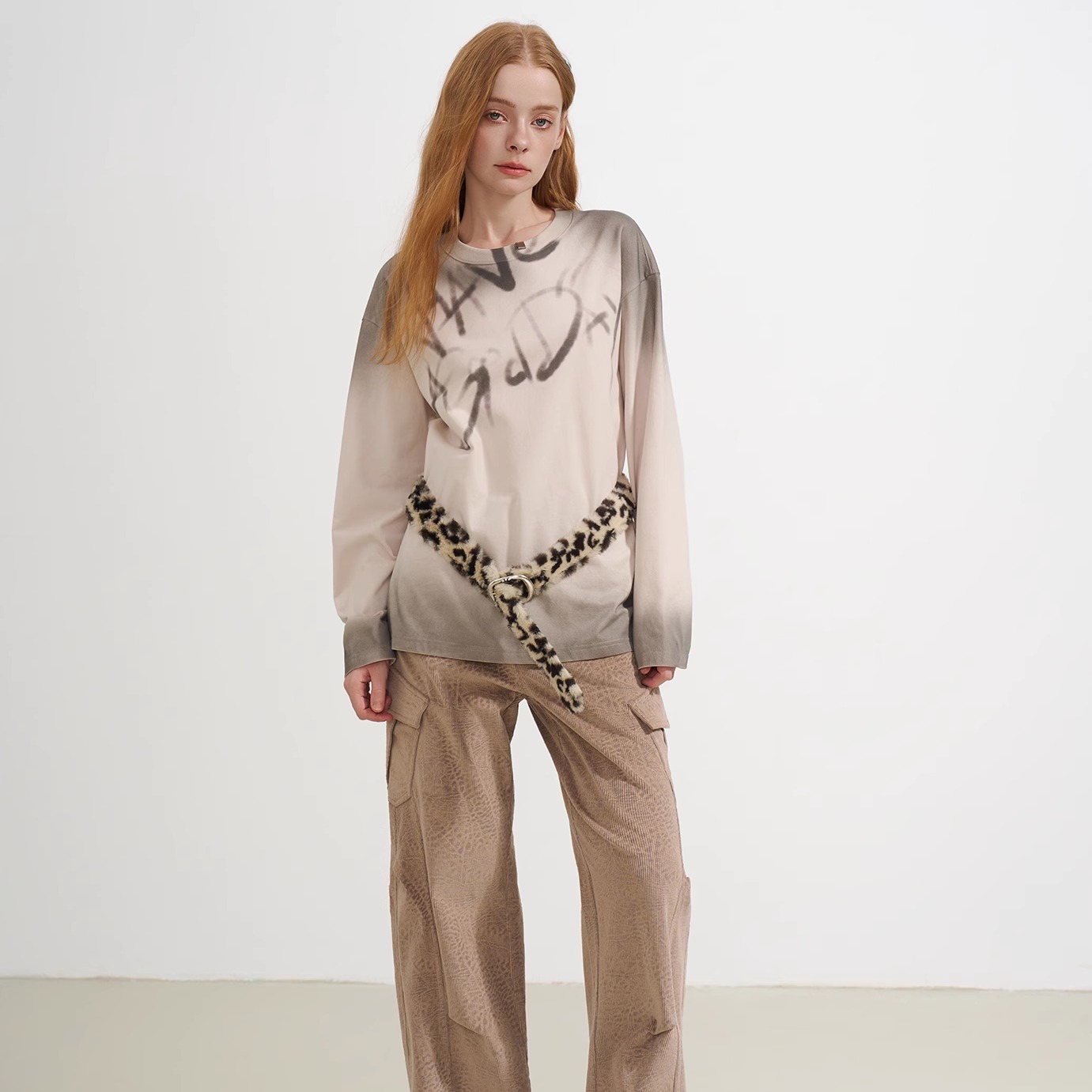 SOFITTE 25AW秋季 字母涂鸦圆领宽松长袖T恤  豹纹多口袋工装裤