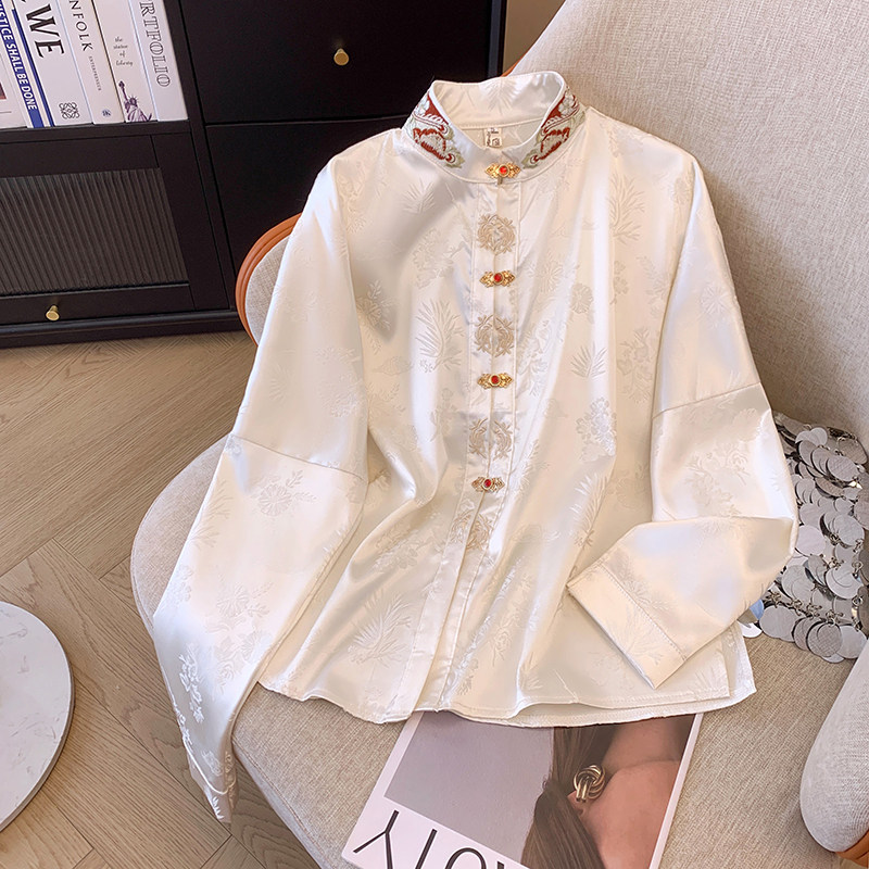 晶巴茵宽松型通勤单排多扣长袖