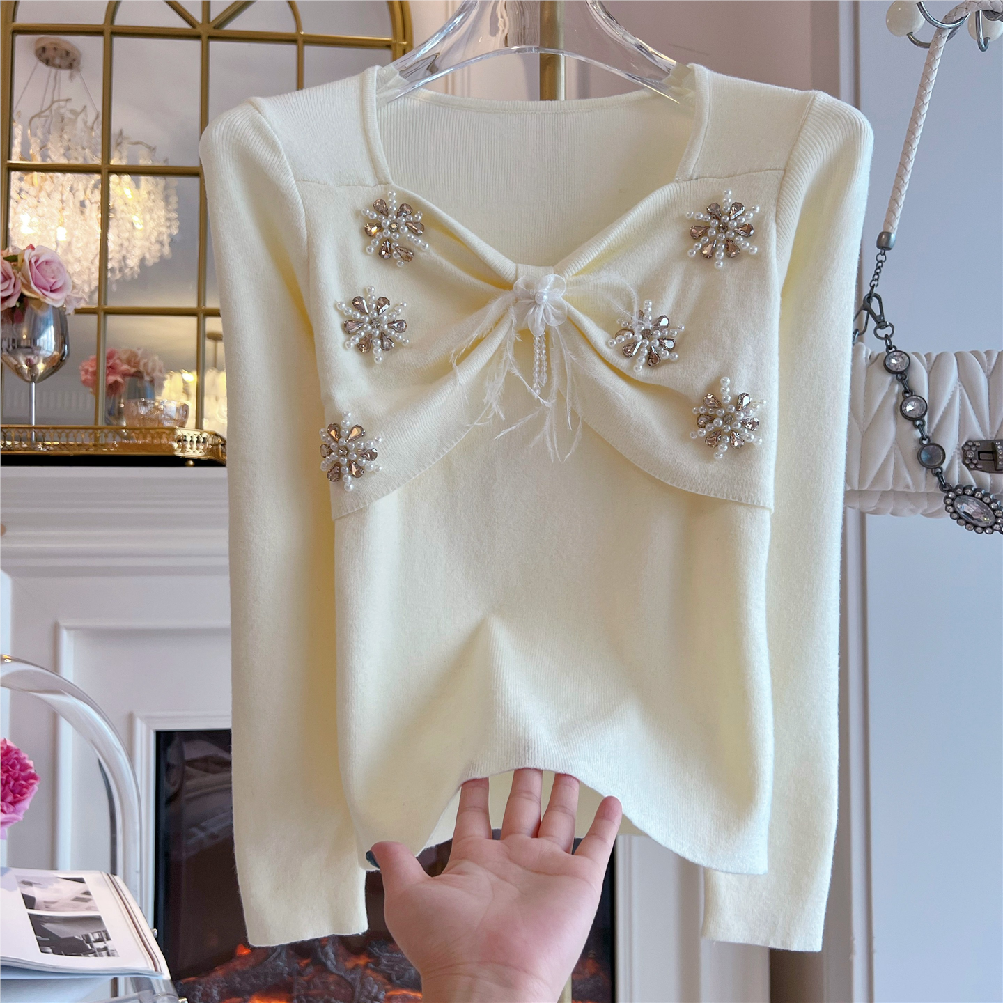 小香风蝴蝶结镶钻针织衫女