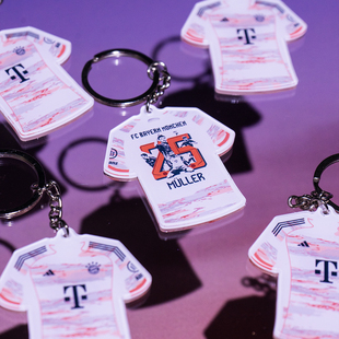 拜仁慕尼黑穆勒穆西亚拉凯恩亚克力高清足球周边球衣钥匙扣挂件