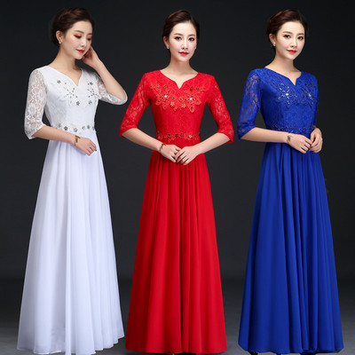 长裙合唱服中老年团体主持人