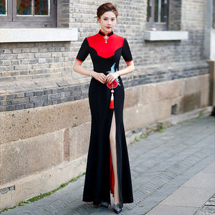 走秀演出旗袍2026年刺绣中国风优雅形体红色旗袍长款 显身鱼尾礼服