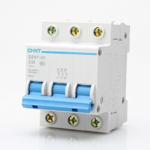 正泰CHNT DZ47-60 C32 3P 32A  3P断路器 特价销售 现货