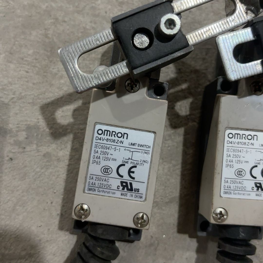 行程开关：D4V-8108Z-N       46