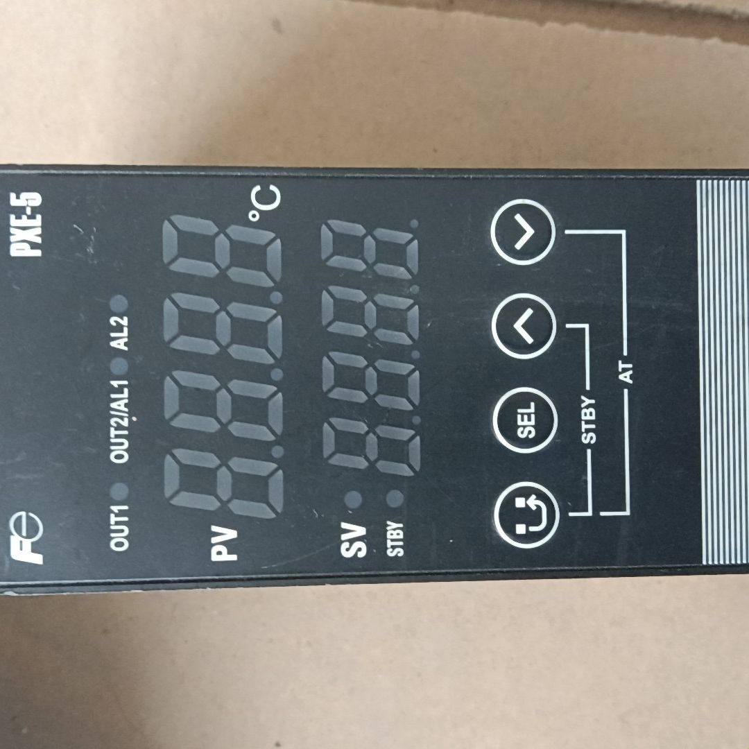 温控表PXE5TAY2-1W000-C 1只成色如图