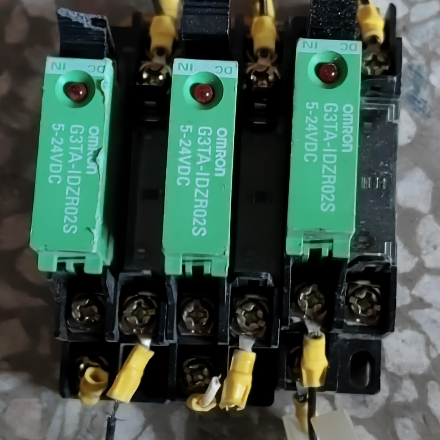 固态继电器G3TA-IDZR02S 5-24VDC 拆