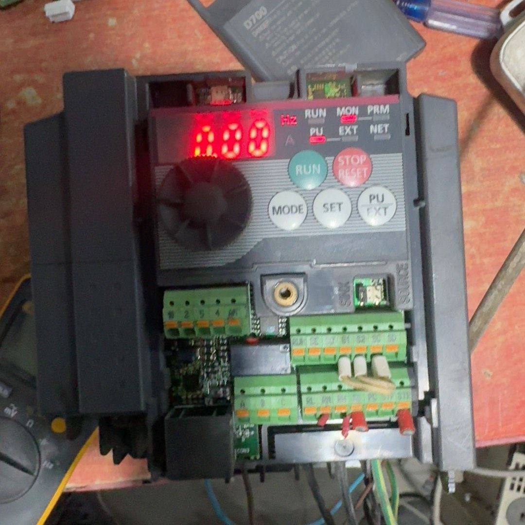 2.2kw 380v变频器fr-d740-2.2k-ch