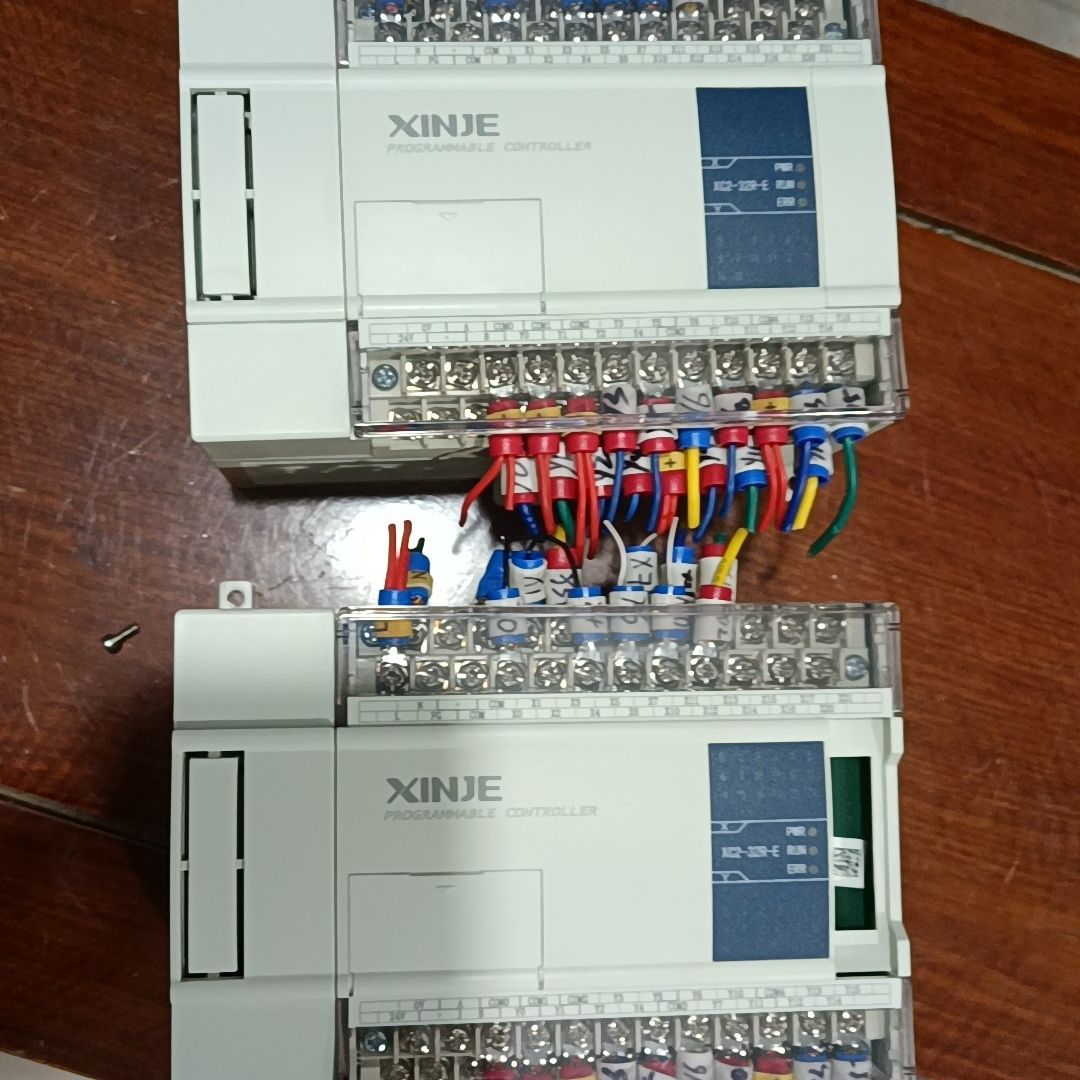 拆机PLC控制器XC2-32R-E两个