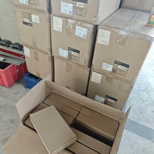 上汽通用五菱充电保护插排 长1.5米 10A 2500W