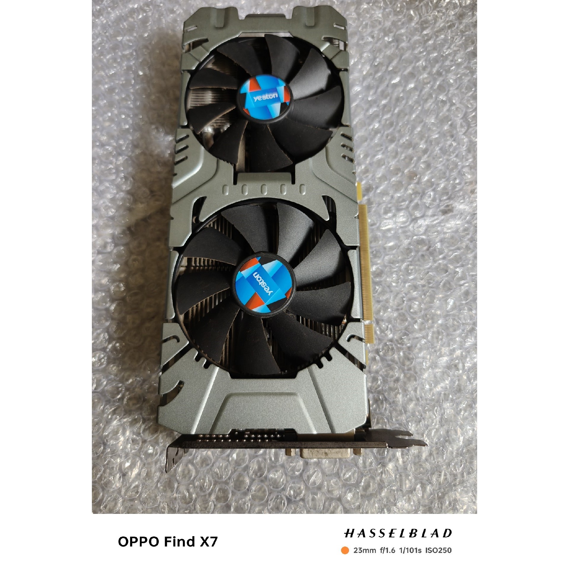 七彩虹RX570 8G显卡  6p供电  DVI HDMI