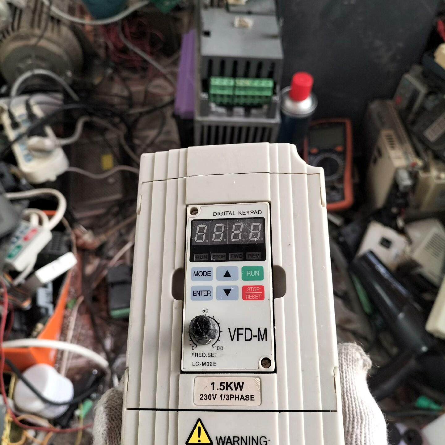 1.5kw220v国产台达VFD-M系列变频器 功能包好外观