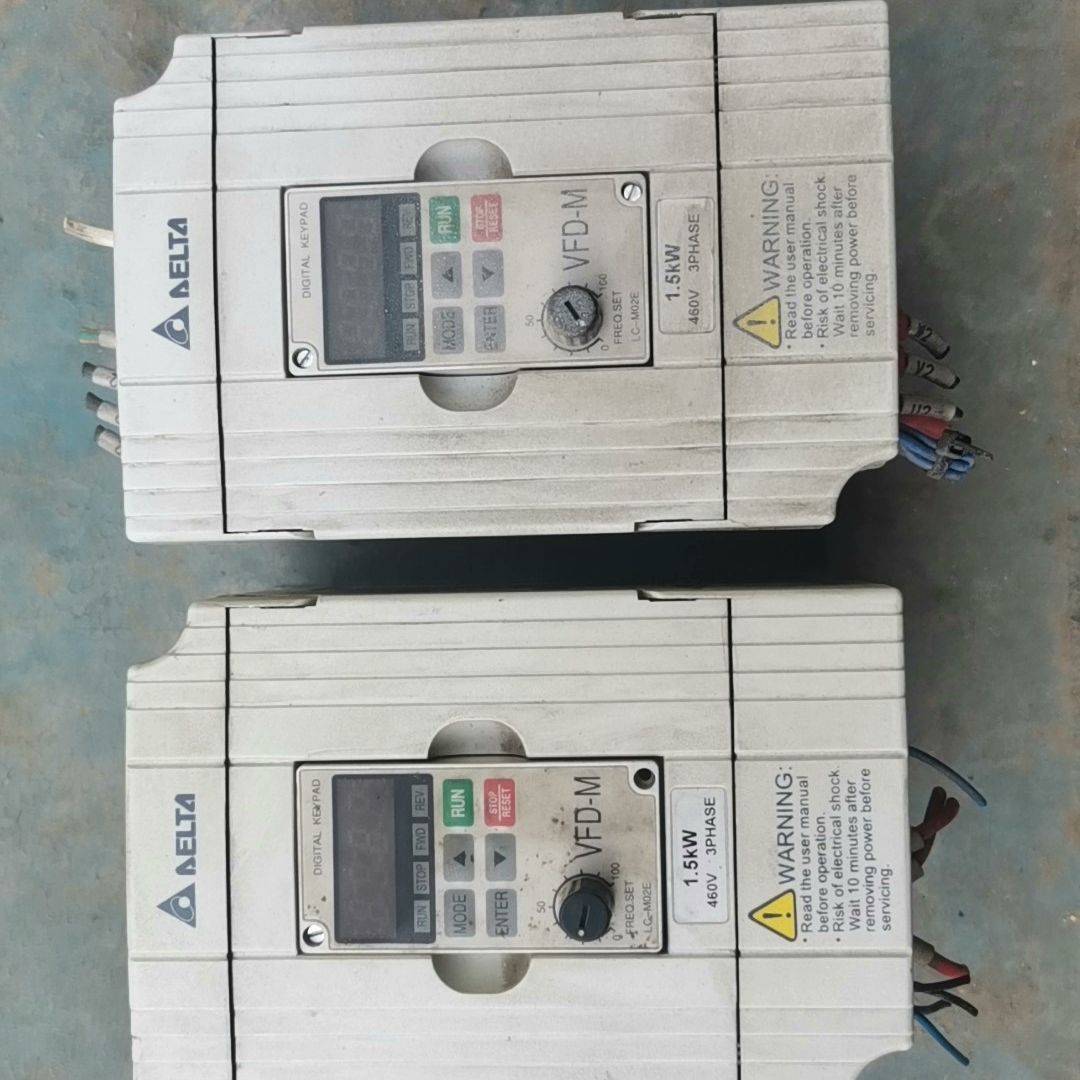 #台达变频器台达1.5KW变频器VFD015M43B拆机两个