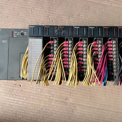 PLC可编程控制器A1SJCPU-S8 带A1sY50