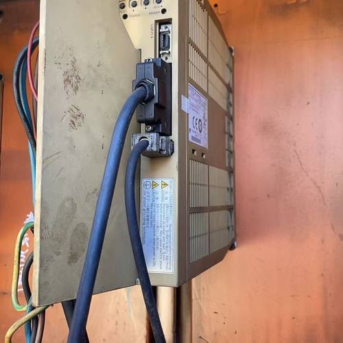 安川驱动器SGDM-50ADA 伺服电机SGMGH-44AC