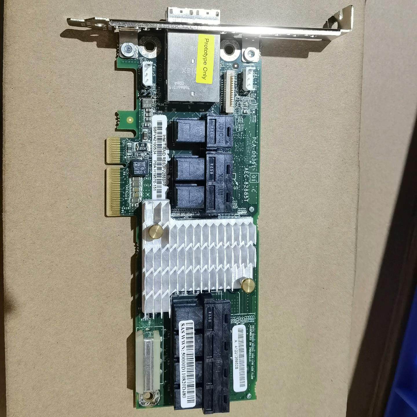 Adaptec AEC-82885T 12Gbs SAS