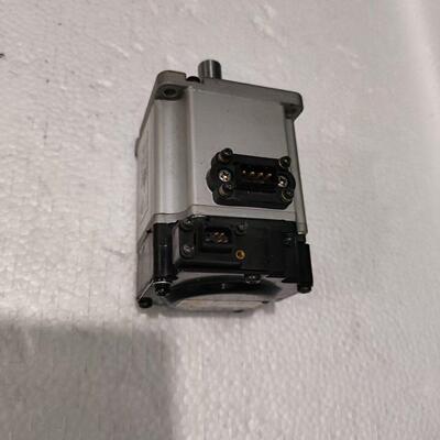 伺服电机 型号R88M-K20030H-Z 成色好 功