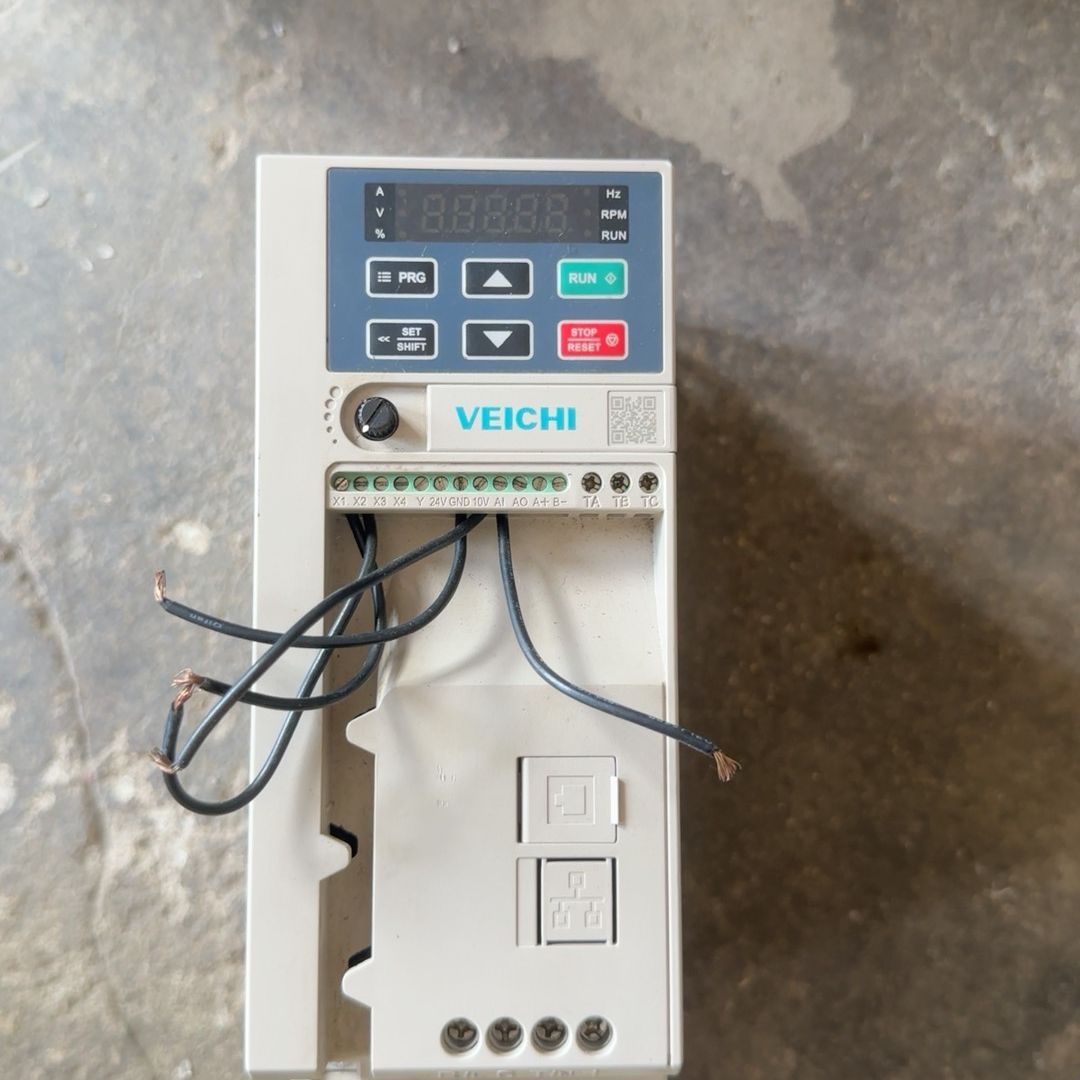 伟创变频器AC10-T/S2-1R5G-B 1.5KW功率.