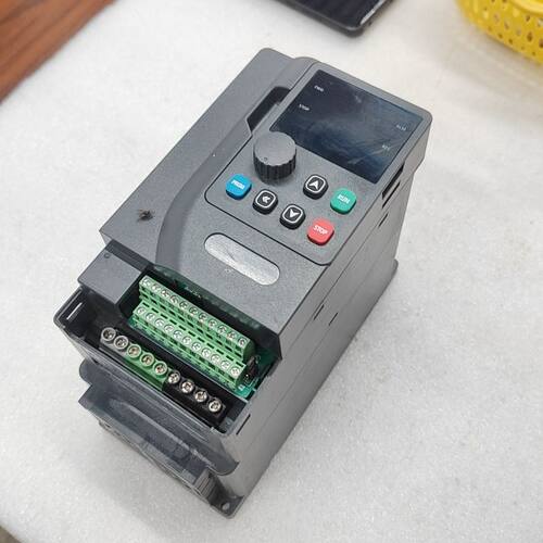 英捷思INDVS变频器Y900-0055G3  成色好 3P