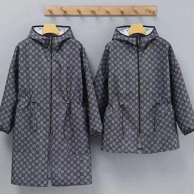 时尚百搭防风防尘薄款连帽外套