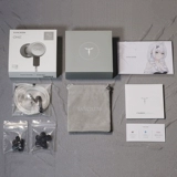 Ангел Джимми один, опциональный с мраком в ушных наушниках