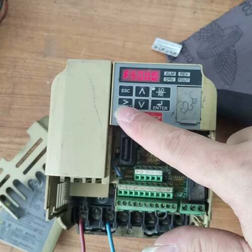 可维修安川变频器，CIMR-VB4A0005BMA议价