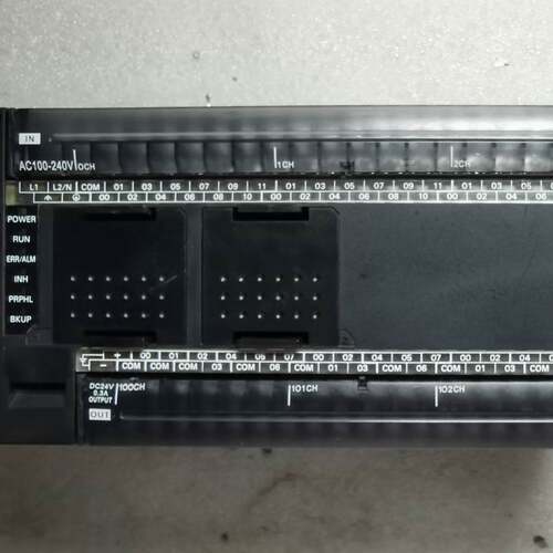 可议价PLC CP1L-M60DT-A 实物图，成色漂亮，功