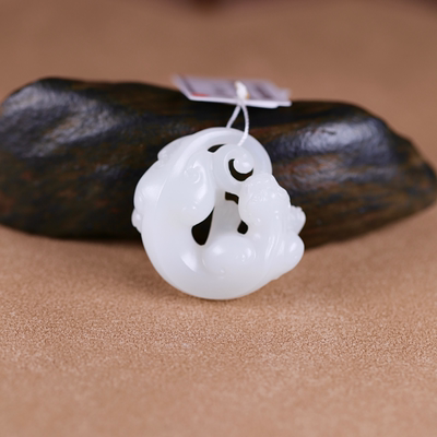 【久龙玉器天然高白和田玉玉龙河羊脂玉挂件和田玉吊坠螭龙14.01