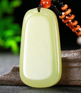 久龙玉器】收藏级和田玉若羌黄玉吊坠和田玉挂件平安牌42.87