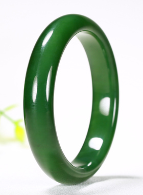 久龙玉器】平安手镯苹果绿7号坑和田玉碧玉手镯和田手镯62.45g