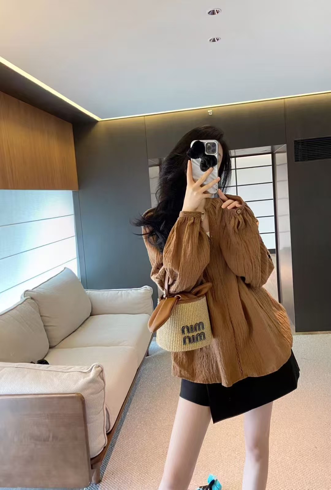 专注中高端女装清货2025年秋冬款U范+圆领时尚洋气减龄百搭衬衫