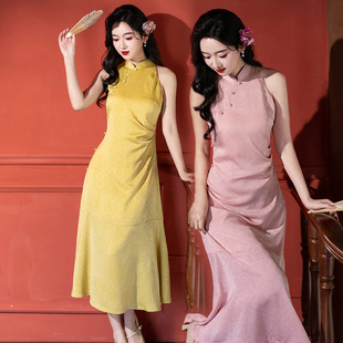 绝美订婚无袖挂脖旗袍改良鱼尾裙春夏年轻款粉色新中式结婚礼服裙