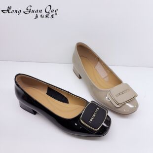 红冠雀女鞋2025春季新款时尚休闲百搭女单鞋漆皮女瓢鞋816-5