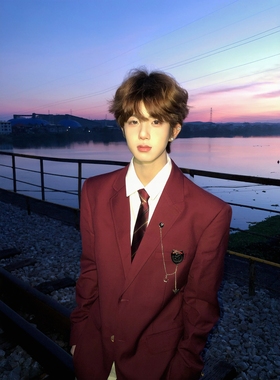 【刺篇】dk制服学院风红色西装上衣男休闲外套原创徽章西服套装