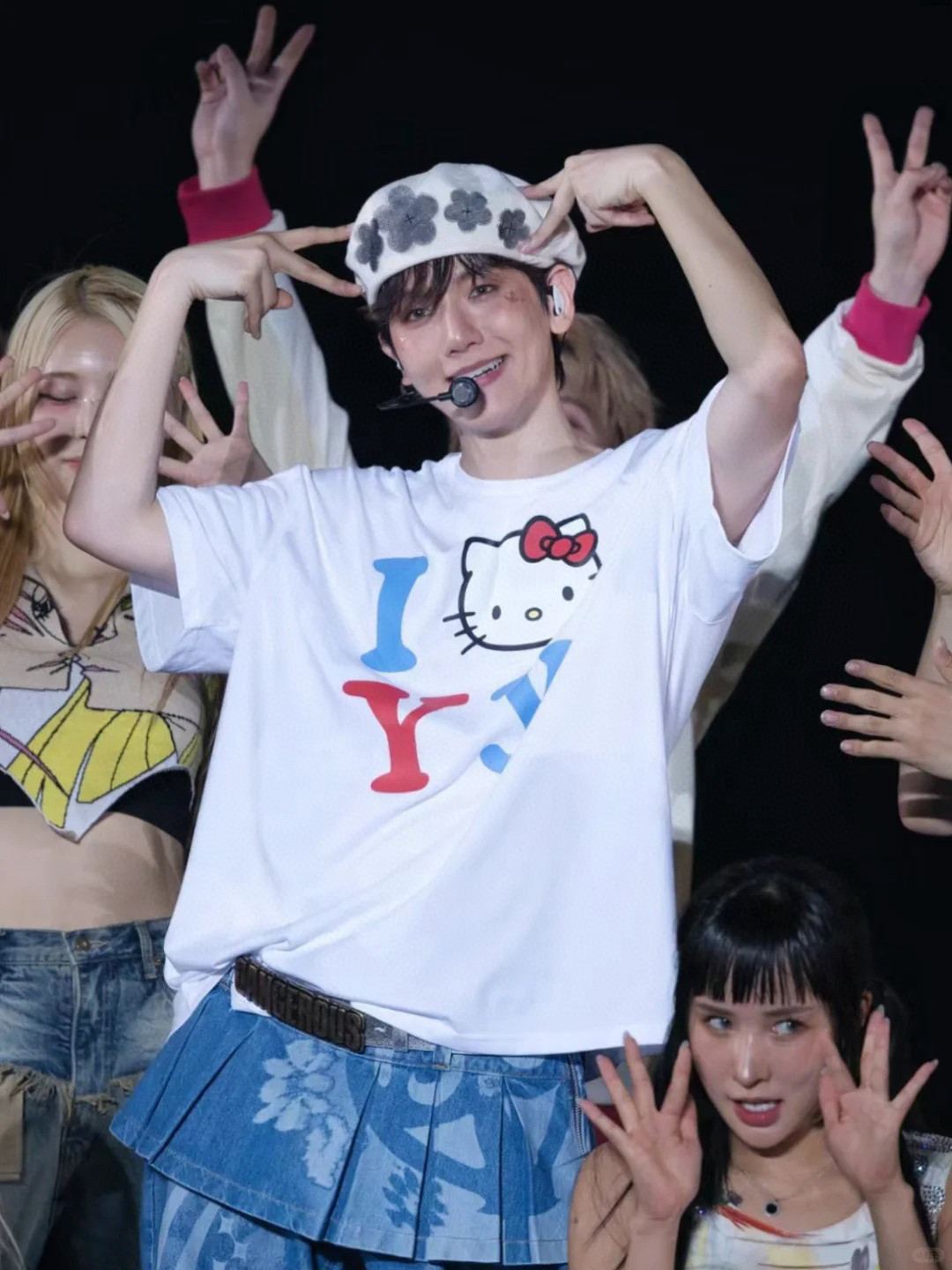 openyy边伯贤同款hello kitty字母印花短袖T恤