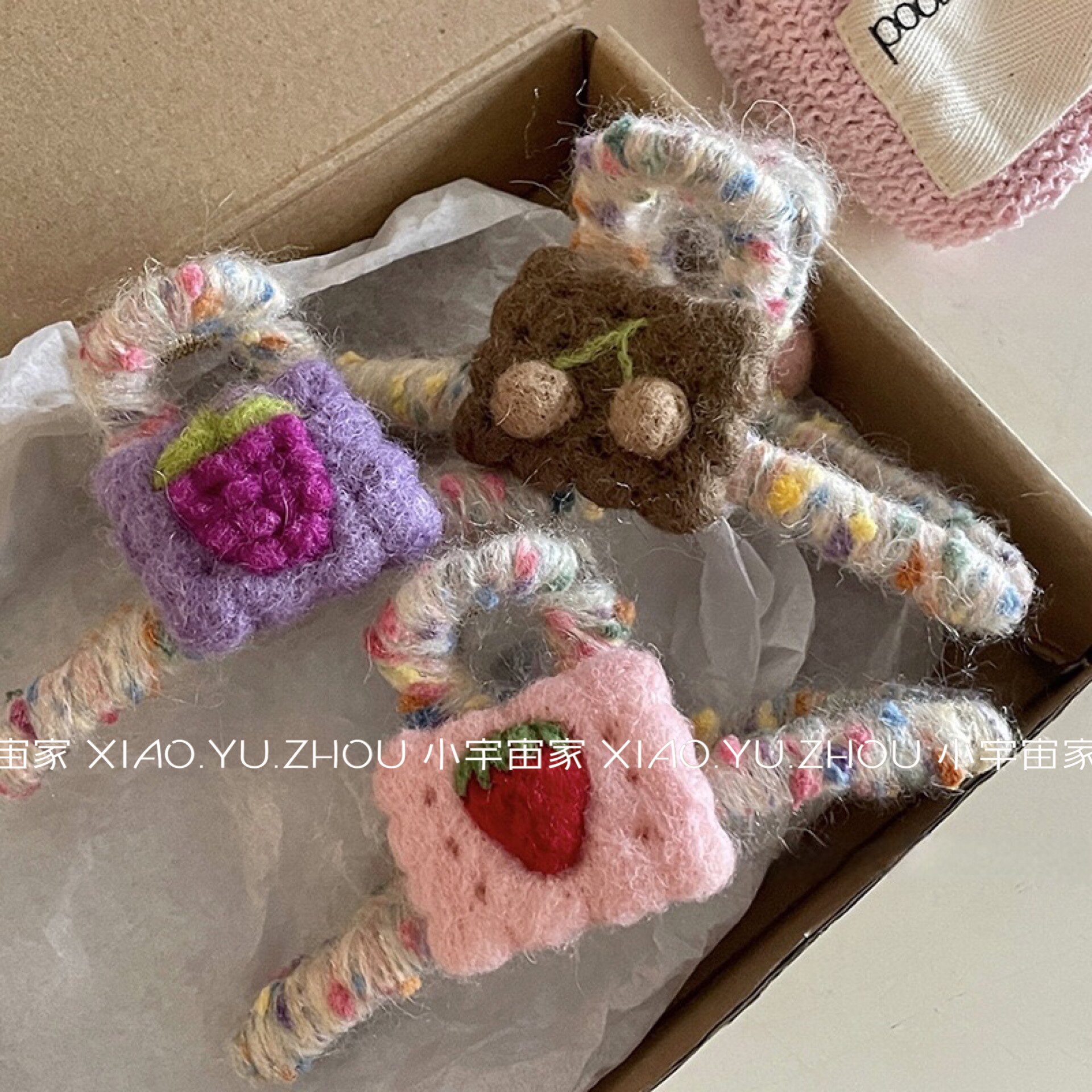 可爱羊毛毡抓夹草莓点点毛线抓夹13cm后脑夹盘发鲨鱼夹女大号发抓