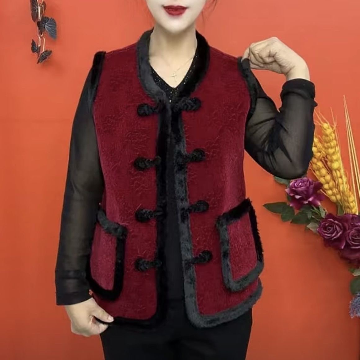 2025新款秋冬时尚洋气上衣中年小个子妈妈显瘦加绒马甲外套