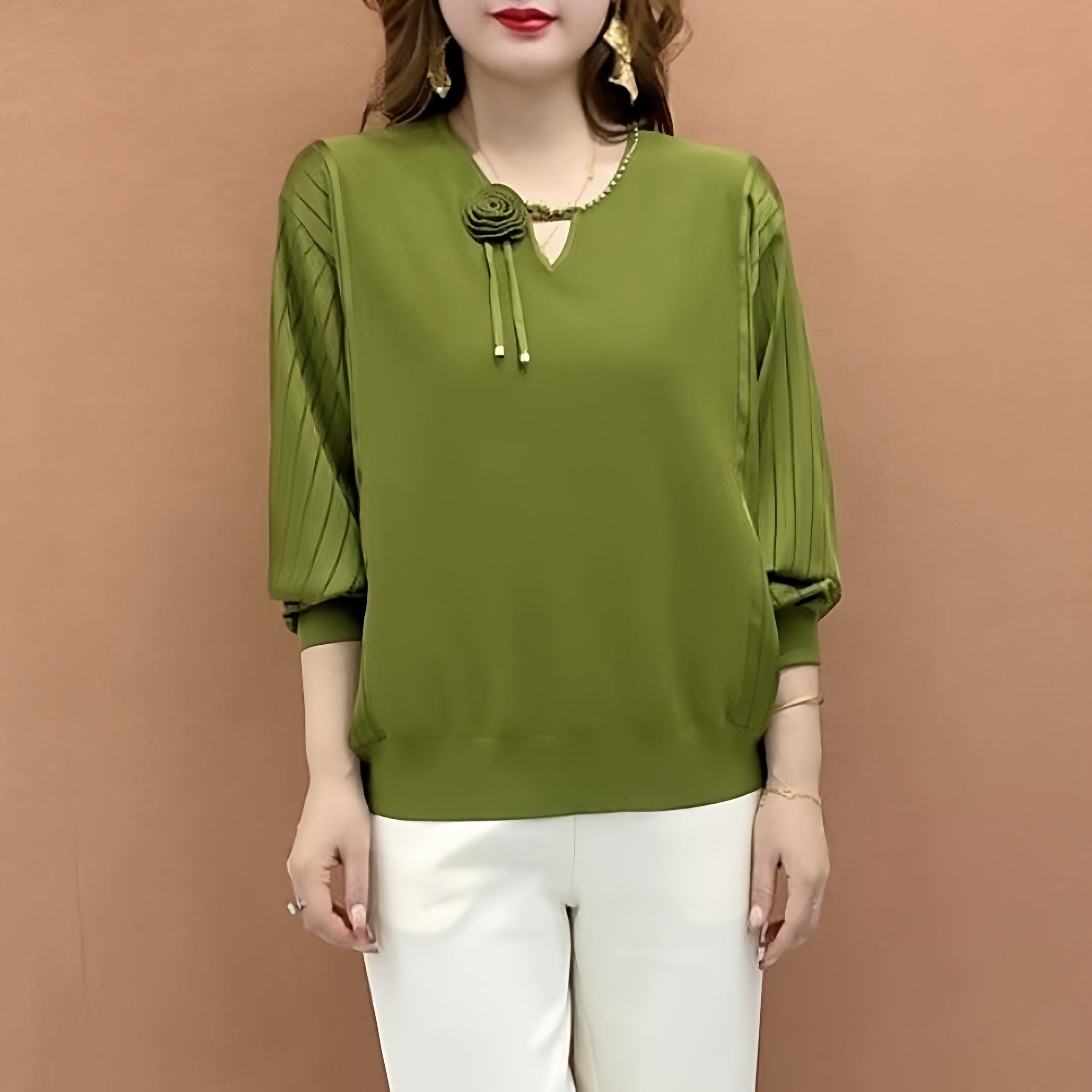 绿色V领立体花朵装饰女装