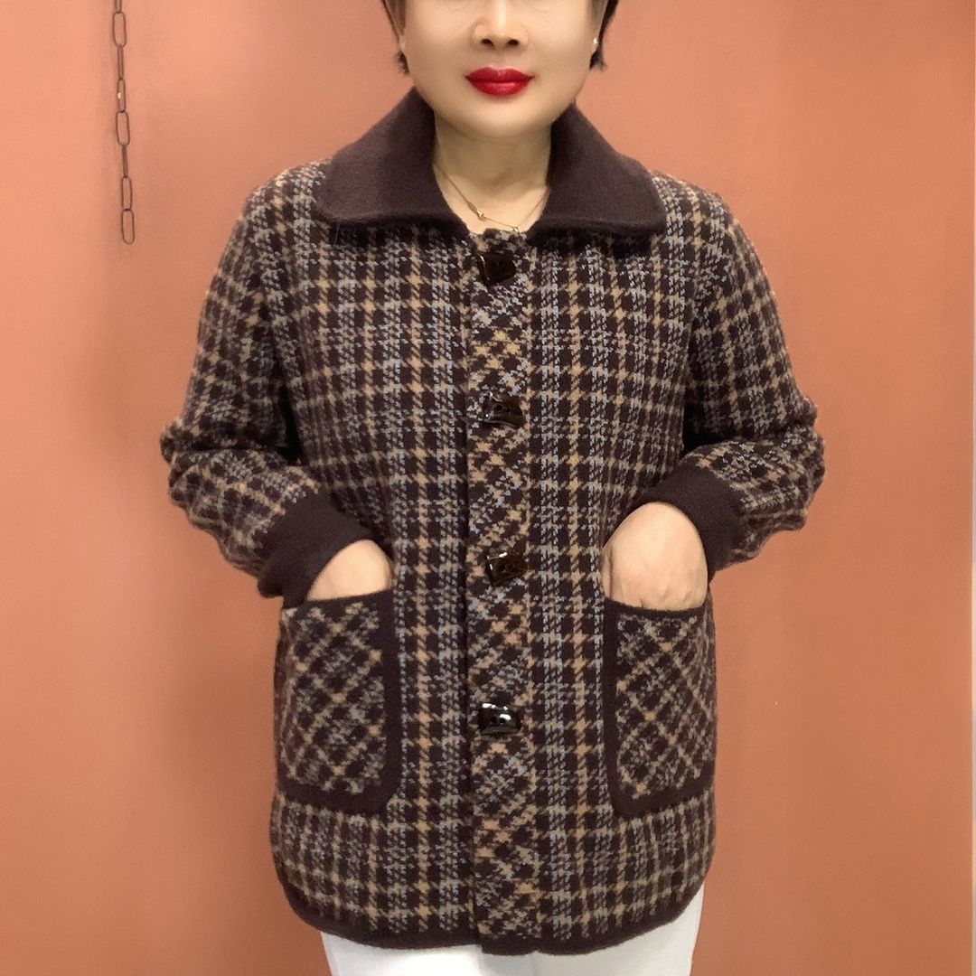 中老年格纹水貂绒外套女