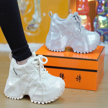 巨好看显脚小水钻老爹鞋女2026春季小个子百搭9增高休闲运动鞋