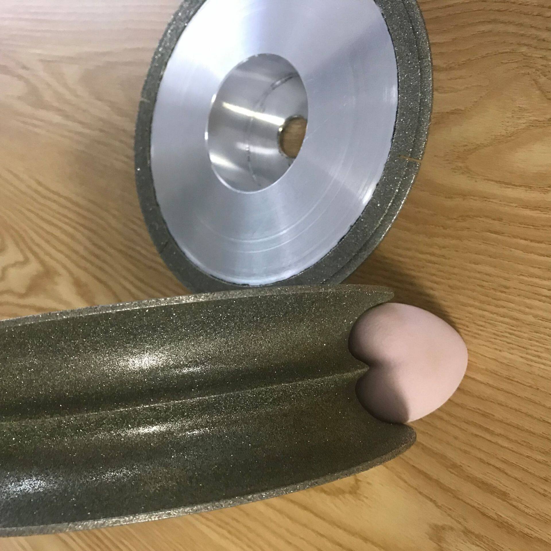 心形粉扑砂轮模具砂轮现货,铝合金表面喷涂电镀工艺砂粒均匀耐磨