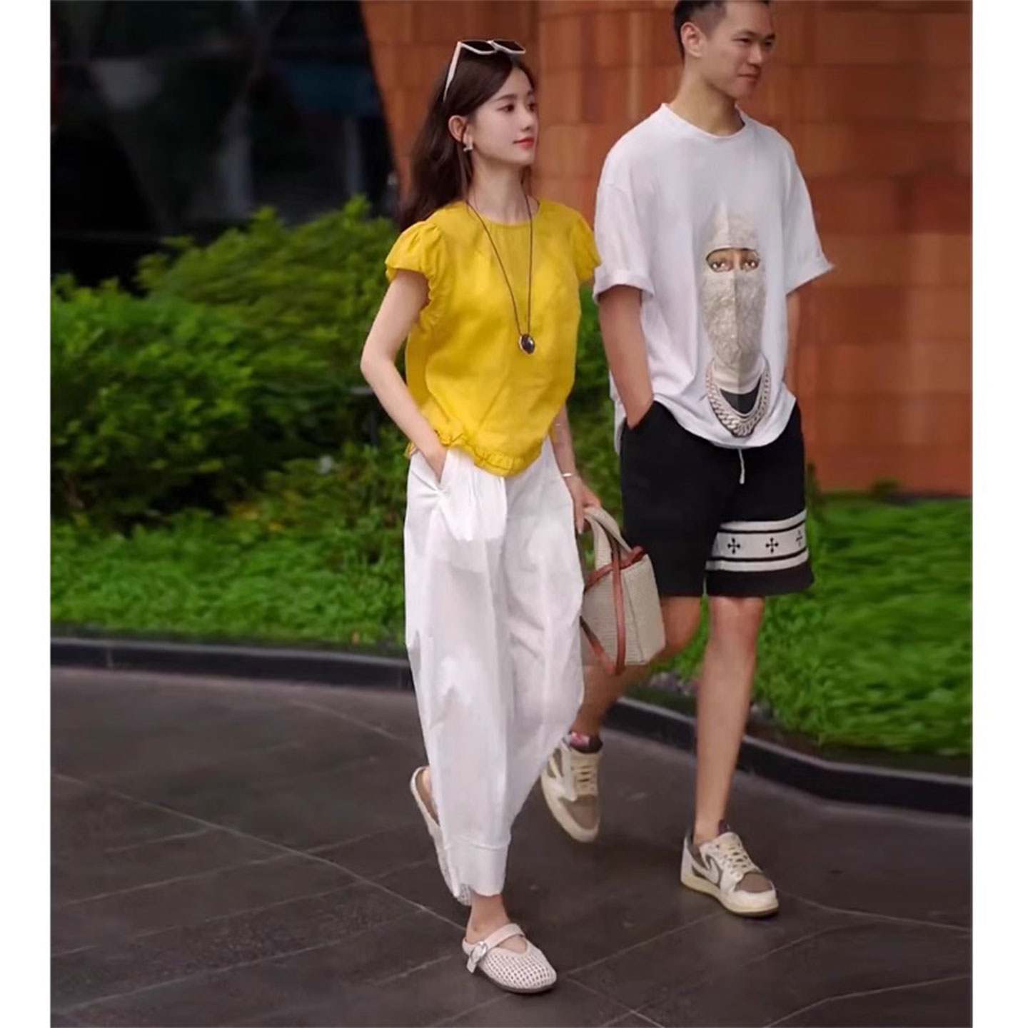 RIERA夏季小个子穿搭一整套2025新款无袖花边上衣+休闲阔腿裤两件