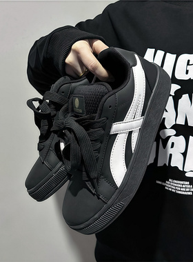 港风原创复古黑色板鞋男ins潮2025冬季新款百搭运动休闲面包鞋女