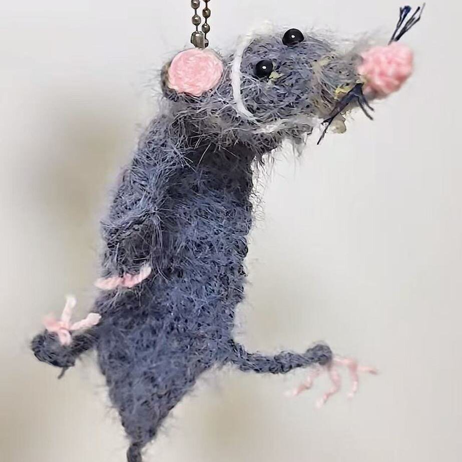 成品钩织毛线编织丑萌抽象一只眼老鼠干挂件车室内挂件包包挂件