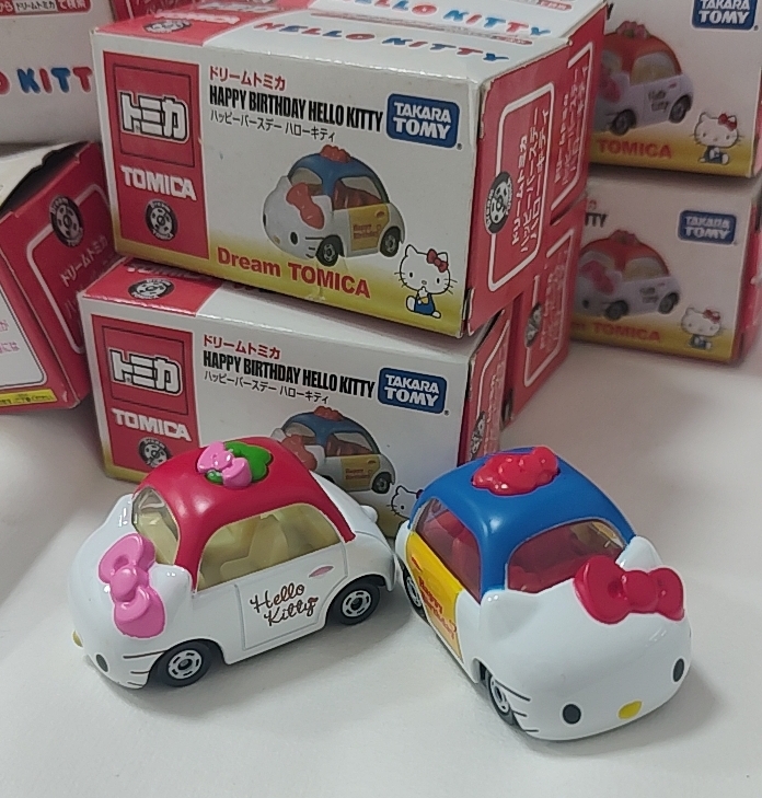 TOMY多美卡进口HELLO KITTY合金小汽车模型玩具车儿童卡通车摆件