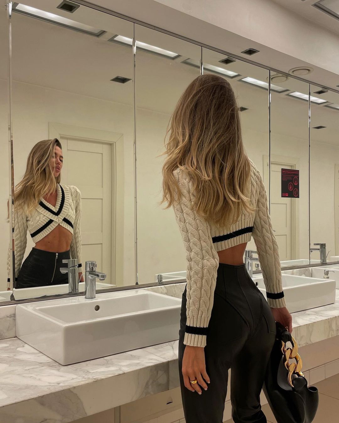 针织上衣v领学院风露脐毛衣