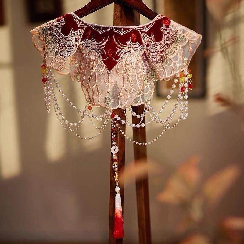复古汉服云肩马面裙装饰披肩假领女春秋百搭红色流苏珍珠礼服坎肩