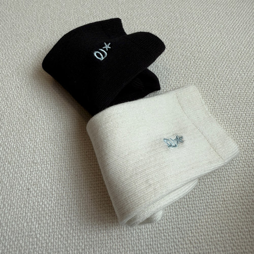 Roaringwild 咆哮野兽  黑色/白色徽标长袜