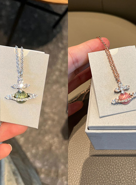 高品质治愈橄榄绿色粉色珐琅星球项链23春夏新款项链