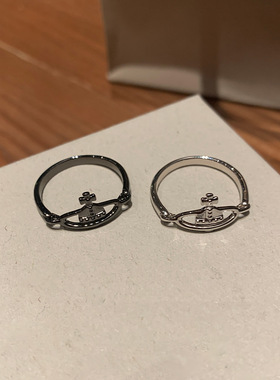 可晃动土星戒指简约光面镂空星球叠戴食指戒手饰